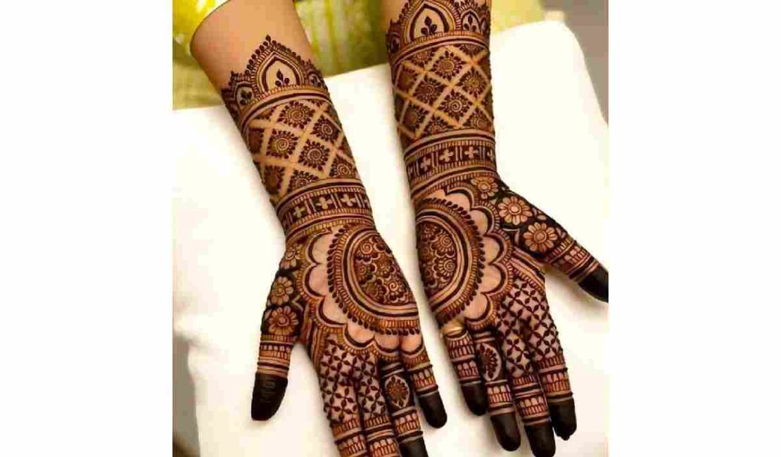 Elegant Front Full Hand Mehndi Design (1)