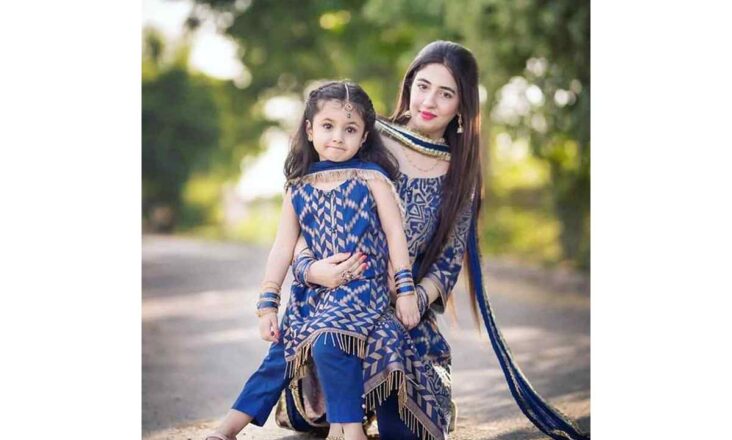 Indian Mother-Daughter Dresses For Birthday (1)