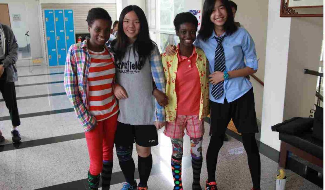 Mismatch Day Ideas for Girls in College (7)