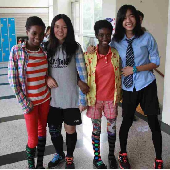 Mismatch Day Ideas for Girls in College (7)