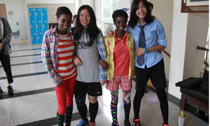 Mismatch Day Ideas for Girls in College (7)