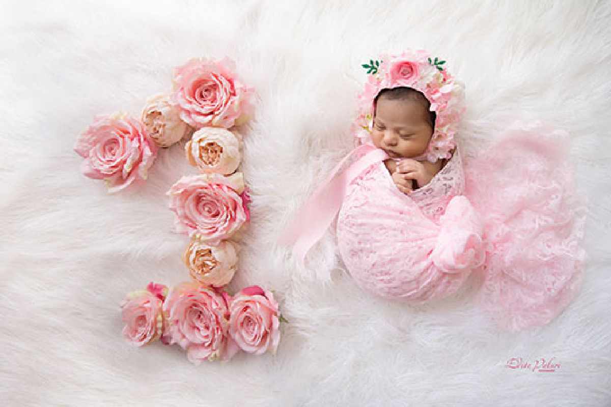 One Month Baby Girl Photoshoot Ideas At Home (11)