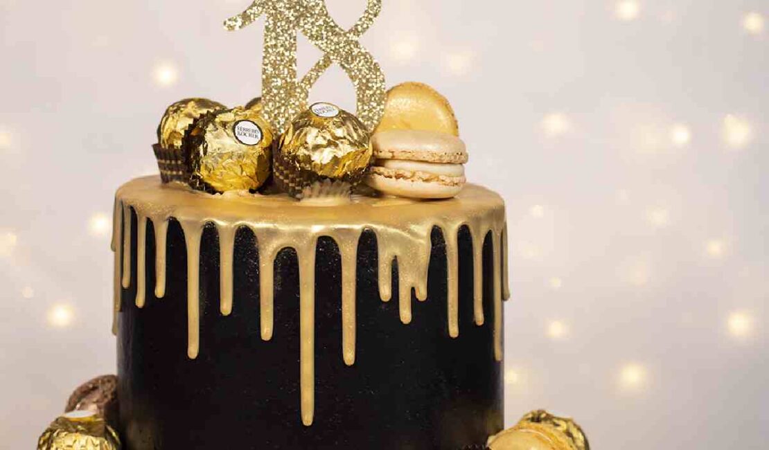 Simple Black And Gold Birthday Cake (1)