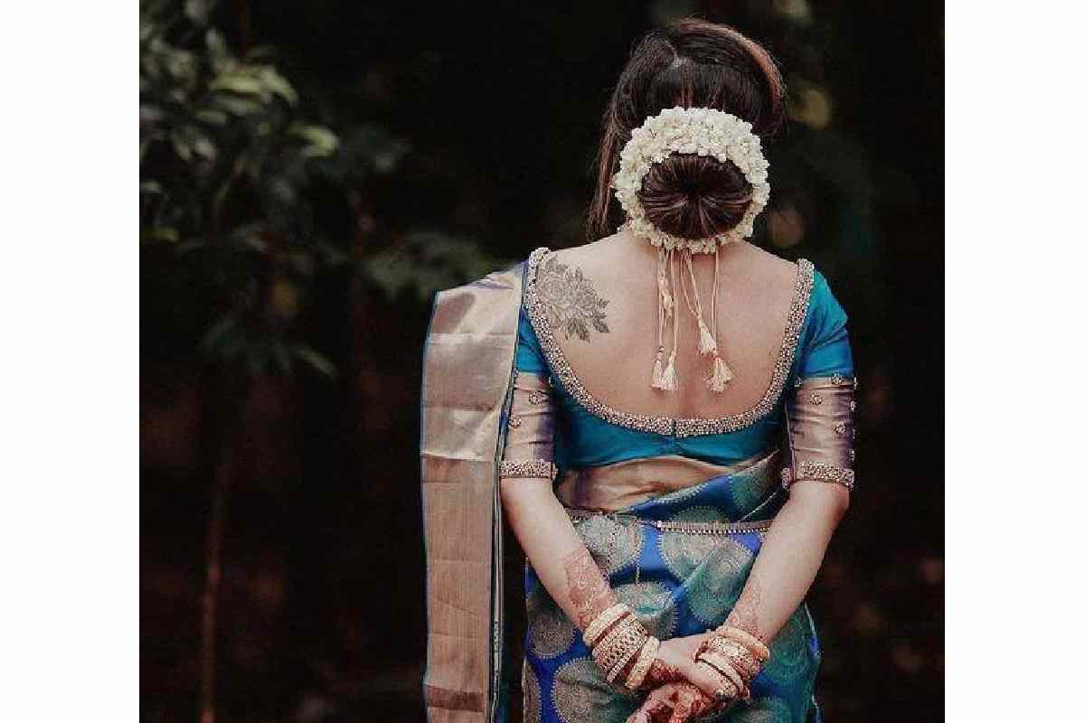 Traditional Back Neck Latest Blouse Designs (12)