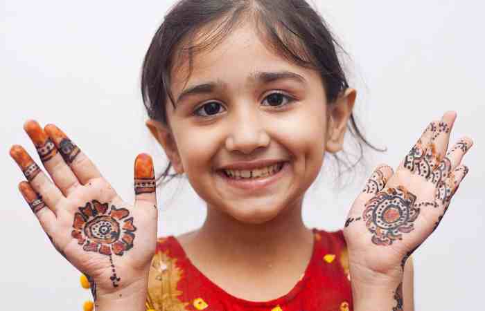 what Is mehndi design for a baby girl